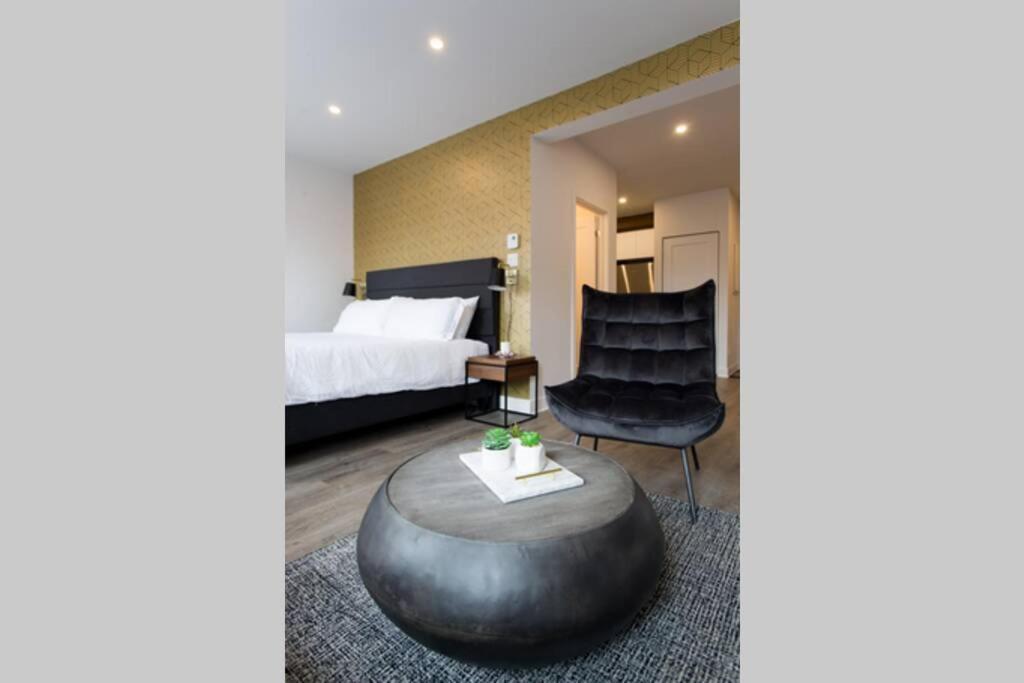 Live Like A Local In This Superb Loft By Den Stays Montréal Dış mekan fotoğraf